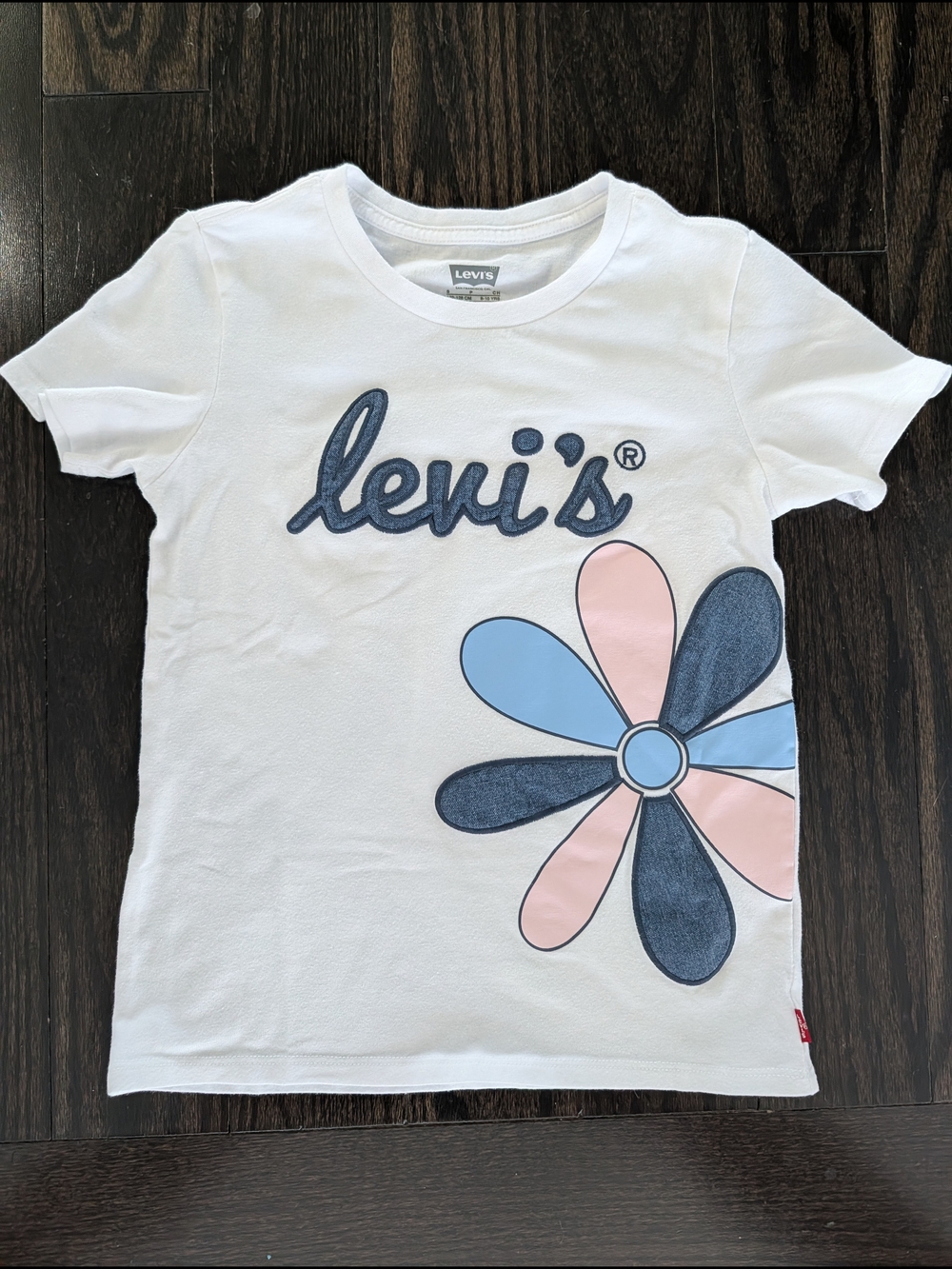 5/$35 Levi’s Flower Graphic T-Shirt – Girls Size S (8–10Y)